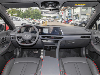 Hyundai Sonata Deluxe GLS 380TGDi AT