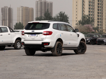 Ford Everest Luxury Sport 2.3T AWD 7 Seats