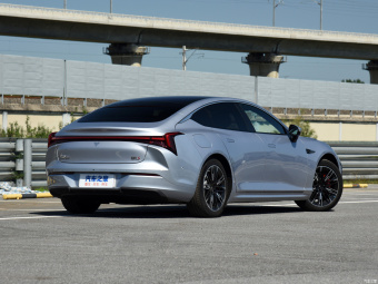 Neta S Large 715km RWD