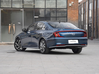 Hyundai Mistra Premium LUX 1.8L CVT