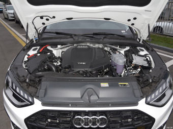 Audi A4L Dynamic Luxury 40 TFSI