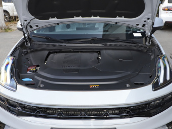 Lynk & Co 06 PHEV Remix Pro PHEV