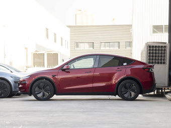 Tesla Model Y 2026 Facelifted long-range rear-wheel drive version