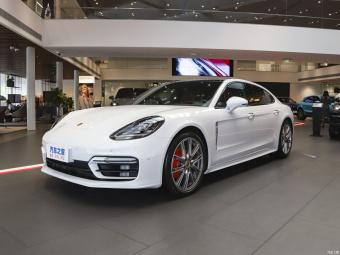 Porsche Panamera 4S Executive