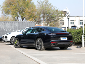 Porsche Panamera 4 E-Hybrid