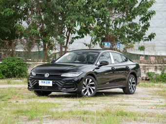 VW Passat 2026 Pro 380TSI Starry Sky Dragon Edition