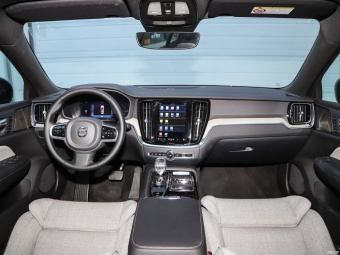 Volvo S60 T8 AWD Zhiya Sports