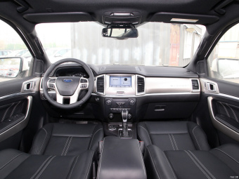 Ford Everest Luxury 2.3T AWD 7 Seats