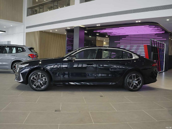 BMW i5 eDrive 35L Luxury
