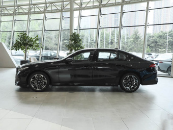 BMW 5 Series 2026 Restyled 530Li xDrive M Sport