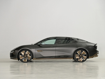 Lotus Emeya R+ Black Gold Edition