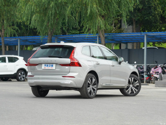 Volvo XC60 T8 AWD Zhiyuan Luxury
