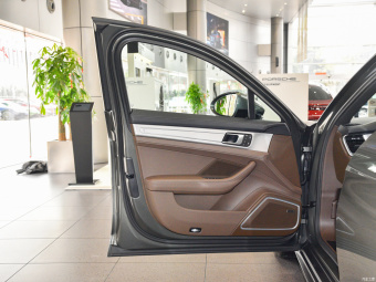 Porsche Panamera Platinum Edition