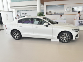 Volvo S60 B4 Zhiyi Luxury
