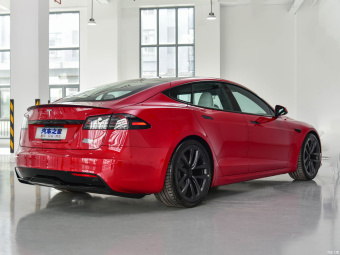 Tesla Model S Plaid