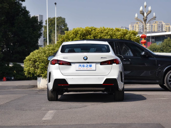 BMW 2 Series 2026 225L M Sport