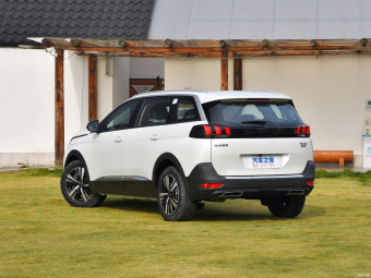 Peugeot 5008 Real 400THP
