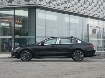BMW 5 Series 2026 Restyled 525Li M Sport