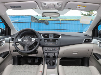 Nissan Sylphy Classic Comfort 1.6XE MT