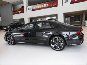 Audi A7L 2025 45 TFSI Quattro Black Edition