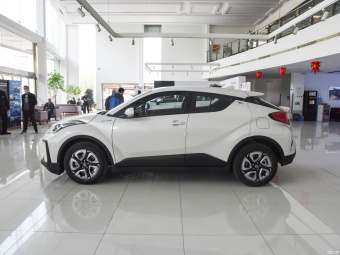 Toyota C-HR EV Leading