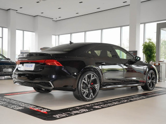 Audi A7L 2025 55 TFSI Quattro Black Edition