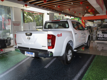 Nissan Navara Exclusive 2.5L MT 4WD QR25