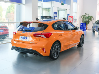 Ford Focus Hatch ST-Line EcoBoost 180
