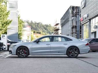 Audi A7L 2025 45 TFSI Quattro RS Package Racing Edition