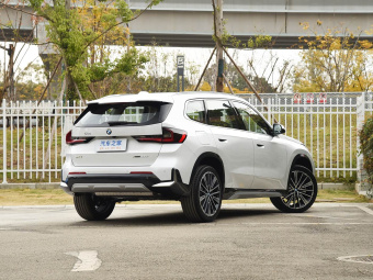 BMW X1 2026 xDrive25Li X Design