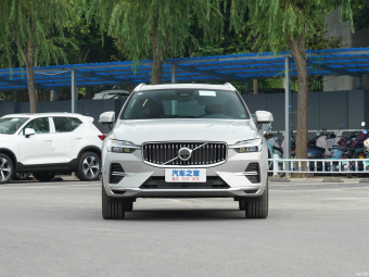 Volvo XC60 T8 AWD Zhiyuan Luxury