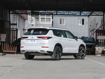 Mitsubishi Outlander Respect 1.5T CVT AWD 7 Seat