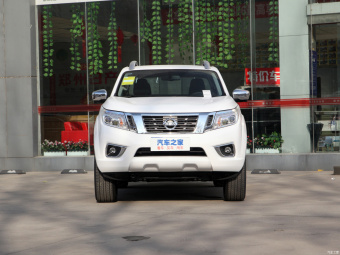 Nissan Navara Premium 2.5L AT 4WD QR25