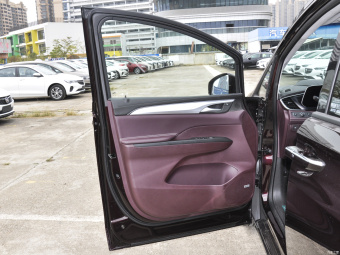 Buick GL8 Avenir 6 Seat