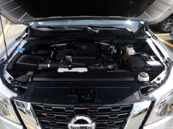 Nissan Terra Leading 2.5L XL MT 2WD