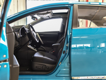 Toyota Corolla PHEV Flagship 1.8L E-CVT