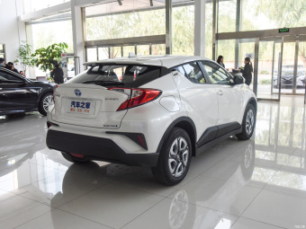 Toyota C-HR EV Leading