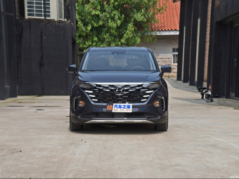 Hyundai Custo Flagship TOP 380TGDi AT