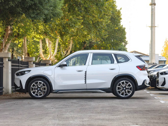 BMW iX1 2025 xDrive30L X Design