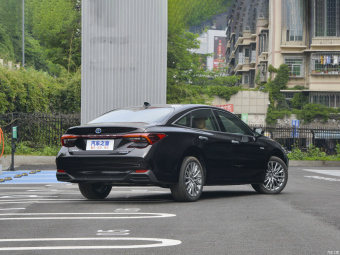 Toyota Avalon Hybrid Limited Ultimate Edition 2.5L