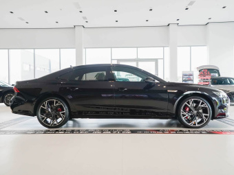 Audi A7L 2025 55 TFSI Quattro Black Edition