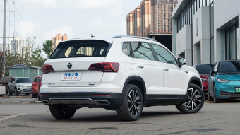 VW Tharu Deluxe 4Motion 330TSI