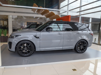 Land Rover Range Rover Sport SVR Peak Collector's Edition P575