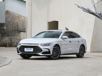 BYD Han DM-i Exclusive 121КМ