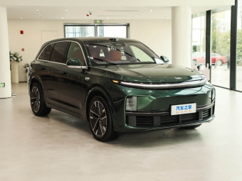 Li Auto L7 2025 Max Intelligent Renewal Edition