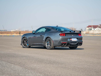 Ford Mustang 2024 5.0L V8 Dark Horse