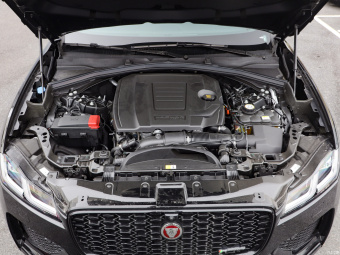 Jaguar F-Pace R-Dynamic Black P250