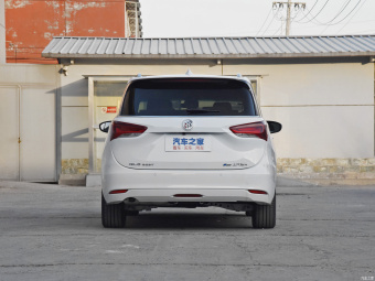 Buick GL6 Premium 323T