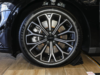 Zeekr 007 2025 AWD Intelligent Driving Edition 75kWh
