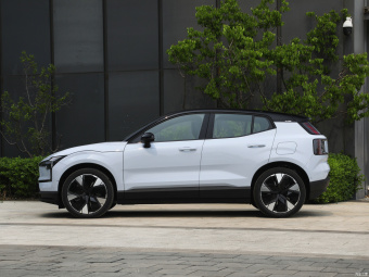 Volvo EX30 Ultra AWD